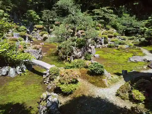 吸湖山　青岸寺の庭園