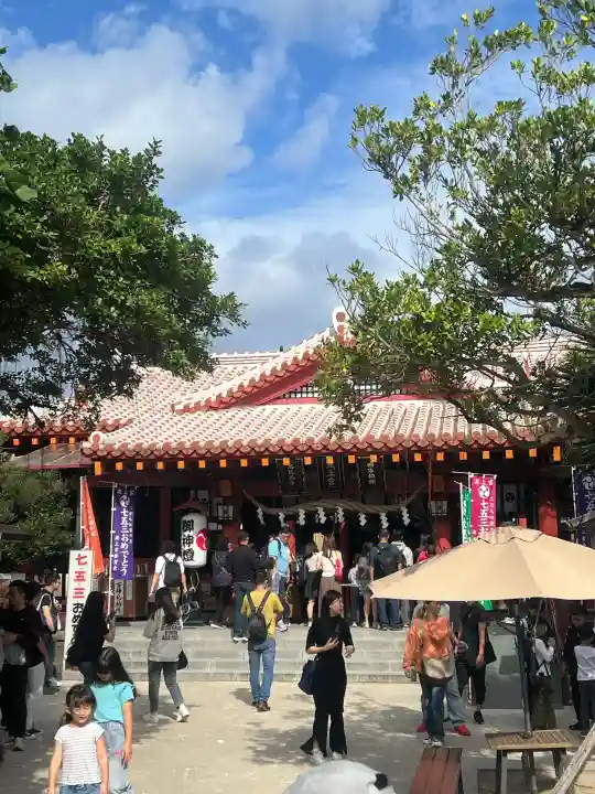 波上宮の{uncategorized: "未分類", other: "その他", undefined: "問題あり", building: "その他建物", grave: "お墓", sacred_gate: "鳥居", guardian: "狛犬", statue: "像", buddha: "仏像", history: "歴史", nature: "自然", garden: "庭園", animal: "動物", pagoda: "塔", temizu: "手水舎", mountain_gate: "山門・神門", sanctuary: "本殿・本堂", subordinate: "末社・摂社", art: "芸術", scenery: "景色", jizo: "地蔵", ema: "絵馬", goshuin: "御朱印", omikuji: "おみくじ", items: "授与品その他", amulet: "お守り", goshuincho: "御朱印帳", eats: "食事", festival: "お祭り", votive_dance: "神楽", shichigosan: "七五三参", wedding: "結婚式", experience: "体験その他", initially: "初詣", around: "周辺", anti_infection: "感染症対策"}