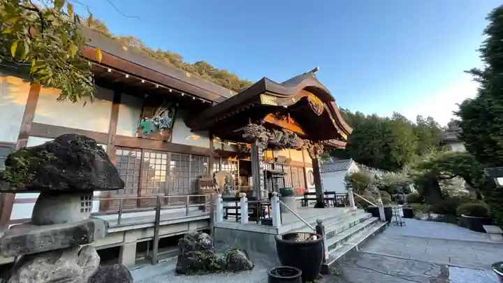 野坂寺の本殿・本堂
