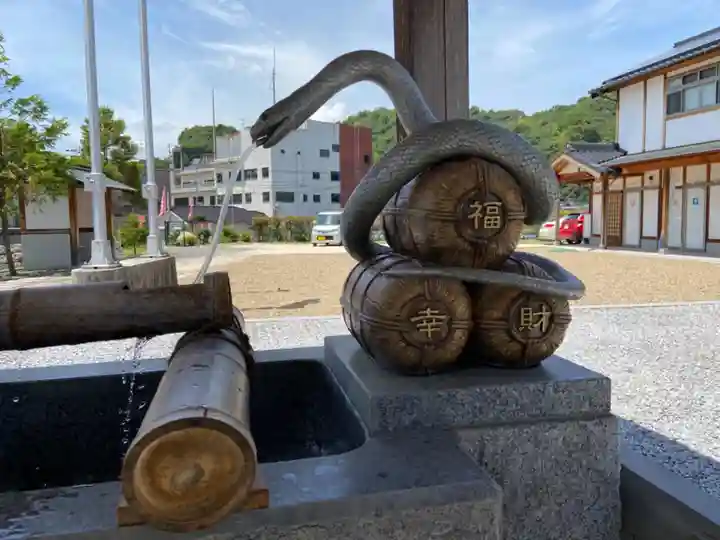 岩国白蛇神社の手水舎