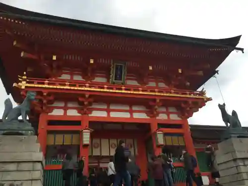 伏見稲荷大社の山門・神門