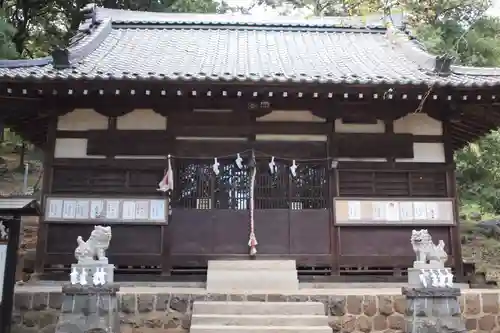 物部神社（石和町松本）の本殿