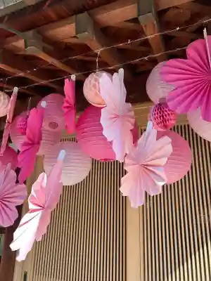 御井神社の{uncategorized: "未分類", other: "その他", undefined: "問題あり", building: "その他建物", grave: "お墓", sacred_gate: "鳥居", guardian: "狛犬", statue: "像", buddha: "仏像", history: "歴史", nature: "自然", garden: "庭園", animal: "動物", pagoda: "塔", temizu: "手水舎", mountain_gate: "山門・神門", sanctuary: "本殿・本堂", subordinate: "末社・摂社", art: "芸術", scenery: "景色", jizo: "地蔵", ema: "絵馬", goshuin: "御朱印", omikuji: "おみくじ", items: "授与品その他", amulet: "お守り", goshuincho: "御朱印帳", eats: "食事", festival: "お祭り", votive_dance: "神楽", shichigosan: "七五三参", wedding: "結婚式", experience: "体験その他", initially: "初詣", around: "周辺", anti_infection: "感染症対策"}