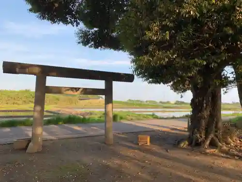 水神社の鳥居