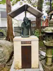 鳩ヶ谷氷川神社の像