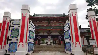 耕三寺の山門・神門