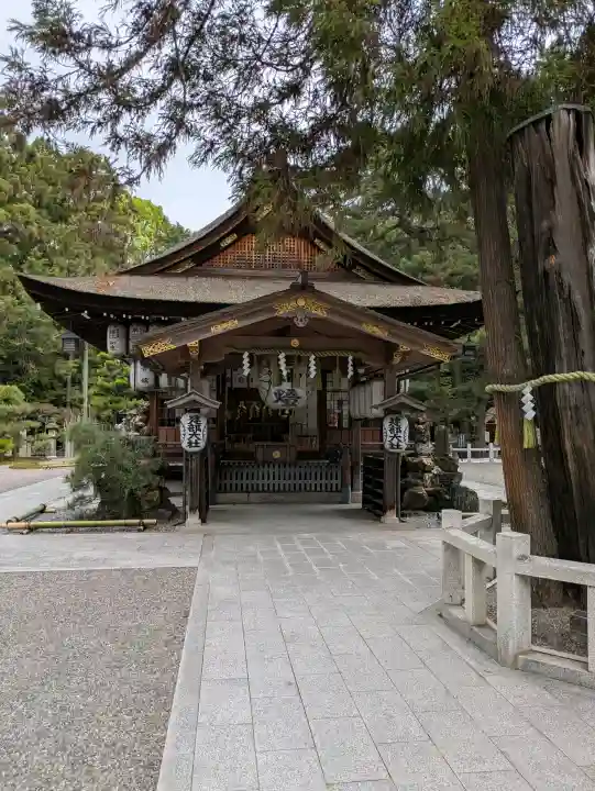 建部大社の{uncategorized: "未分類", other: "その他", undefined: "問題あり", building: "その他建物", grave: "お墓", sacred_gate: "鳥居", guardian: "狛犬", statue: "像", buddha: "仏像", history: "歴史", nature: "自然", garden: "庭園", animal: "動物", pagoda: "塔", temizu: "手水舎", mountain_gate: "山門・神門", sanctuary: "本殿・本堂", subordinate: "末社・摂社", art: "芸術", scenery: "景色", jizo: "地蔵", ema: "絵馬", goshuin: "御朱印", omikuji: "おみくじ", items: "授与品その他", amulet: "お守り", goshuincho: "御朱印帳", eats: "食事", festival: "お祭り", votive_dance: "神楽", shichigosan: "七五三参", wedding: "結婚式", experience: "体験その他", initially: "初詣", around: "周辺", anti_infection: "感染症対策"}