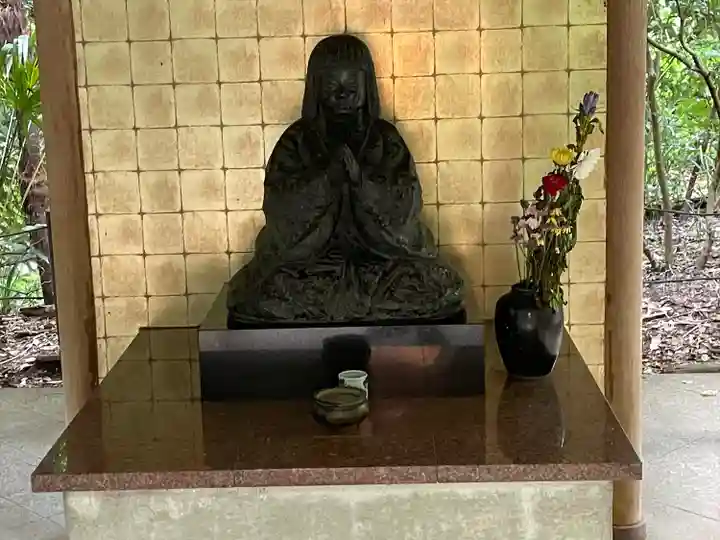 明王院(満願寺別院)の像