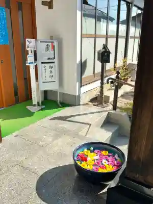 不動寺(松井田不動尊) の{uncategorized: "未分類", other: "その他", undefined: "問題あり", building: "その他建物", grave: "お墓", sacred_gate: "鳥居", guardian: "狛犬", statue: "像", buddha: "仏像", history: "歴史", nature: "自然", garden: "庭園", animal: "動物", pagoda: "塔", temizu: "手水舎", mountain_gate: "山門・神門", sanctuary: "本殿・本堂", subordinate: "末社・摂社", art: "芸術", scenery: "景色", jizo: "地蔵", ema: "絵馬", goshuin: "御朱印", omikuji: "おみくじ", items: "授与品その他", amulet: "お守り", goshuincho: "御朱印帳", eats: "食事", festival: "お祭り", votive_dance: "神楽", shichigosan: "七五三参", wedding: "結婚式", experience: "体験その他", initially: "初詣", around: "周辺", anti_infection: "感染症対策"}