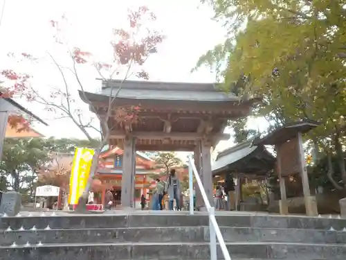 紅葉八幡宮の山門・神門