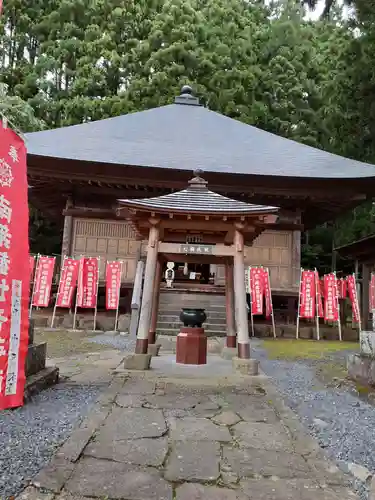 石行寺の本殿・本堂