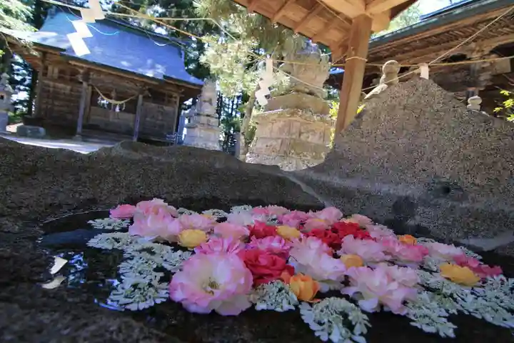 田村神社の手水舎