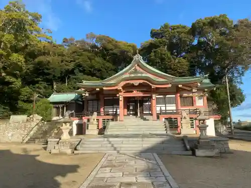 由良湊神社の{uncategorized: "未分類", other: "その他", undefined: "問題あり", building: "その他建物", grave: "お墓", sacred_gate: "鳥居", guardian: "狛犬", statue: "像", buddha: "仏像", history: "歴史", nature: "自然", garden: "庭園", animal: "動物", pagoda: "塔", temizu: "手水舎", mountain_gate: "山門・神門", sanctuary: "本殿・本堂", subordinate: "末社・摂社", art: "芸術", scenery: "景色", jizo: "地蔵", ema: "絵馬", goshuin: "御朱印", omikuji: "おみくじ", items: "授与品その他", amulet: "お守り", goshuincho: "御朱印帳", eats: "食事", festival: "お祭り", votive_dance: "神楽", shichigosan: "七五三参", wedding: "結婚式", experience: "体験その他", initially: "初詣", around: "周辺", anti_infection: "感染症対策"}