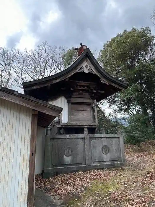 建神社の本殿