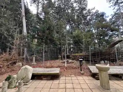 鞍馬寺の{uncategorized: "未分類", other: "その他", undefined: "問題あり", building: "その他建物", grave: "お墓", sacred_gate: "鳥居", guardian: "狛犬", statue: "像", buddha: "仏像", history: "歴史", nature: "自然", garden: "庭園", animal: "動物", pagoda: "塔", temizu: "手水舎", mountain_gate: "山門・神門", sanctuary: "本殿・本堂", subordinate: "末社・摂社", art: "芸術", scenery: "景色", jizo: "地蔵", ema: "絵馬", goshuin: "御朱印", omikuji: "おみくじ", items: "授与品その他", amulet: "お守り", goshuincho: "御朱印帳", eats: "食事", festival: "お祭り", votive_dance: "神楽", shichigosan: "七五三参", wedding: "結婚式", experience: "体験その他", initially: "初詣", around: "周辺", anti_infection: "感染症対策"}