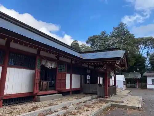 薦神社の本殿