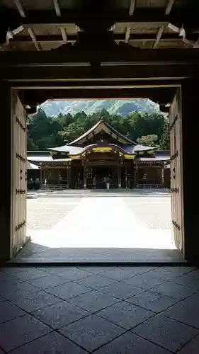 彌彦神社の本殿・本堂