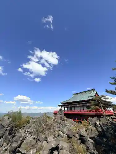 寛永寺別院浅間山観音堂の{uncategorized: "未分類", other: "その他", undefined: "問題あり", building: "その他建物", grave: "お墓", sacred_gate: "鳥居", guardian: "狛犬", statue: "像", buddha: "仏像", history: "歴史", nature: "自然", garden: "庭園", animal: "動物", pagoda: "塔", temizu: "手水舎", mountain_gate: "山門・神門", sanctuary: "本殿・本堂", subordinate: "末社・摂社", art: "芸術", scenery: "景色", jizo: "地蔵", ema: "絵馬", goshuin: "御朱印", omikuji: "おみくじ", items: "授与品その他", amulet: "お守り", goshuincho: "御朱印帳", eats: "食事", festival: "お祭り", votive_dance: "神楽", shichigosan: "七五三参", wedding: "結婚式", experience: "体験その他", initially: "初詣", around: "周辺", anti_infection: "感染症対策"}