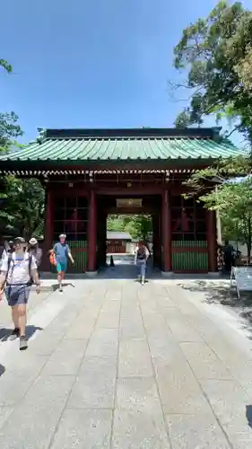 高徳院の山門・神門