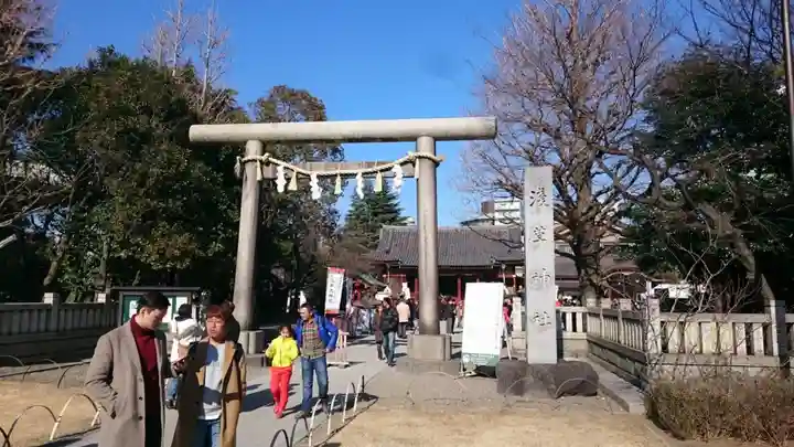 浅草神社の鳥居