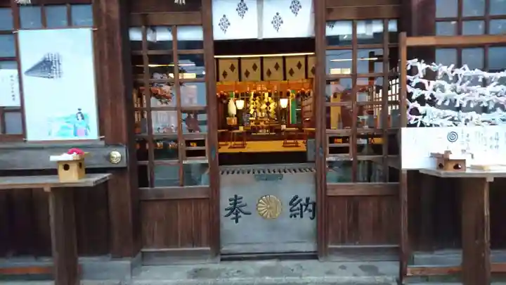 三輪神社の本殿・本堂