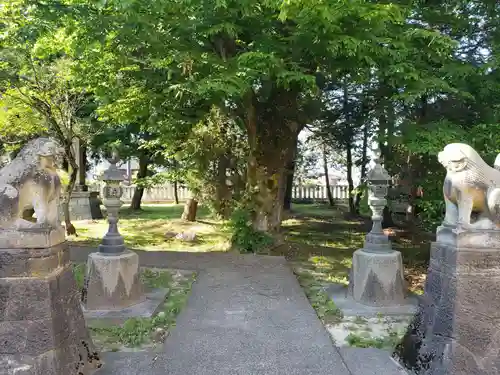 白山神社の狛犬