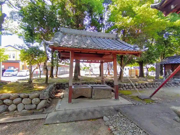 神明神社(光明寺神宮)の手水舎