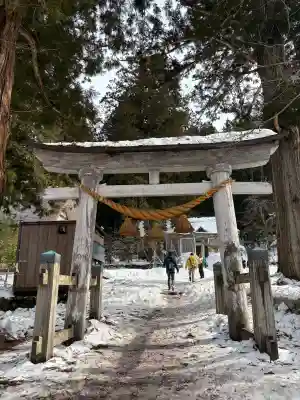 白川八幡神社の{uncategorized: "未分類", other: "その他", undefined: "問題あり", building: "その他建物", grave: "お墓", sacred_gate: "鳥居", guardian: "狛犬", statue: "像", buddha: "仏像", history: "歴史", nature: "自然", garden: "庭園", animal: "動物", pagoda: "塔", temizu: "手水舎", mountain_gate: "山門・神門", sanctuary: "本殿・本堂", subordinate: "末社・摂社", art: "芸術", scenery: "景色", jizo: "地蔵", ema: "絵馬", goshuin: "御朱印", omikuji: "おみくじ", items: "授与品その他", amulet: "お守り", goshuincho: "御朱印帳", eats: "食事", festival: "お祭り", votive_dance: "神楽", shichigosan: "七五三参", wedding: "結婚式", experience: "体験その他", initially: "初詣", around: "周辺", anti_infection: "感染症対策"}