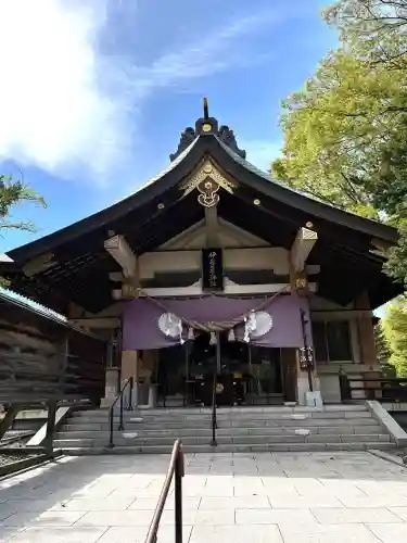 彌彦神社　(伊夜日子神社)の{uncategorized: "未分類", other: "その他", undefined: "問題あり", building: "その他建物", grave: "お墓", sacred_gate: "鳥居", guardian: "狛犬", statue: "像", buddha: "仏像", history: "歴史", nature: "自然", garden: "庭園", animal: "動物", pagoda: "塔", temizu: "手水舎", mountain_gate: "山門・神門", sanctuary: "本殿・本堂", subordinate: "末社・摂社", art: "芸術", scenery: "景色", jizo: "地蔵", ema: "絵馬", goshuin: "御朱印", omikuji: "おみくじ", items: "授与品その他", amulet: "お守り", goshuincho: "御朱印帳", eats: "食事", festival: "お祭り", votive_dance: "神楽", shichigosan: "七五三参", wedding: "結婚式", experience: "体験その他", initially: "初詣", around: "周辺", anti_infection: "感染症対策"}