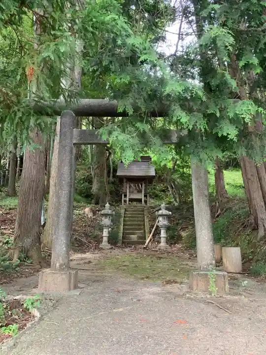 神社(名称不明)の鳥居