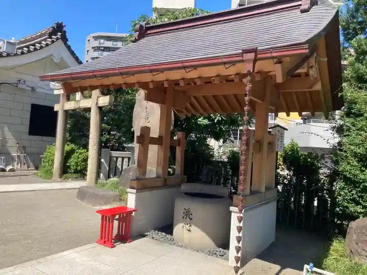 鶴見神社の手水舎