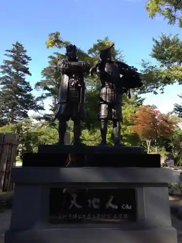 上杉神社の像