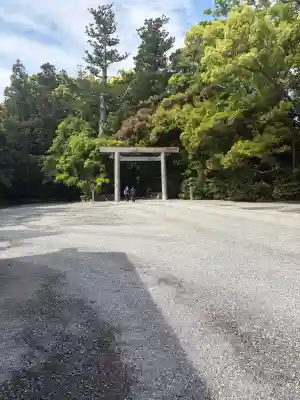 伊勢神宮外宮（豊受大神宮）の{uncategorized: "未分類", other: "その他", undefined: "問題あり", building: "その他建物", grave: "お墓", sacred_gate: "鳥居", guardian: "狛犬", statue: "像", buddha: "仏像", history: "歴史", nature: "自然", garden: "庭園", animal: "動物", pagoda: "塔", temizu: "手水舎", mountain_gate: "山門・神門", sanctuary: "本殿・本堂", subordinate: "末社・摂社", art: "芸術", scenery: "景色", jizo: "地蔵", ema: "絵馬", goshuin: "御朱印", omikuji: "おみくじ", items: "授与品その他", amulet: "お守り", goshuincho: "御朱印帳", eats: "食事", festival: "お祭り", votive_dance: "神楽", shichigosan: "七五三参", wedding: "結婚式", experience: "体験その他", initially: "初詣", around: "周辺", anti_infection: "感染症対策"}