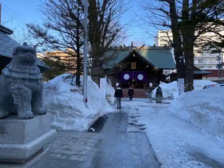 北海道神宮頓宮の狛犬