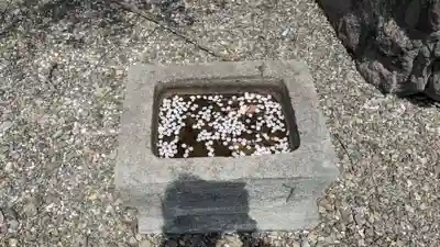 六角堂（深山峠新四国八十八ヶ所霊場）の手水舎