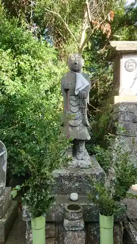 皇産霊神社の像