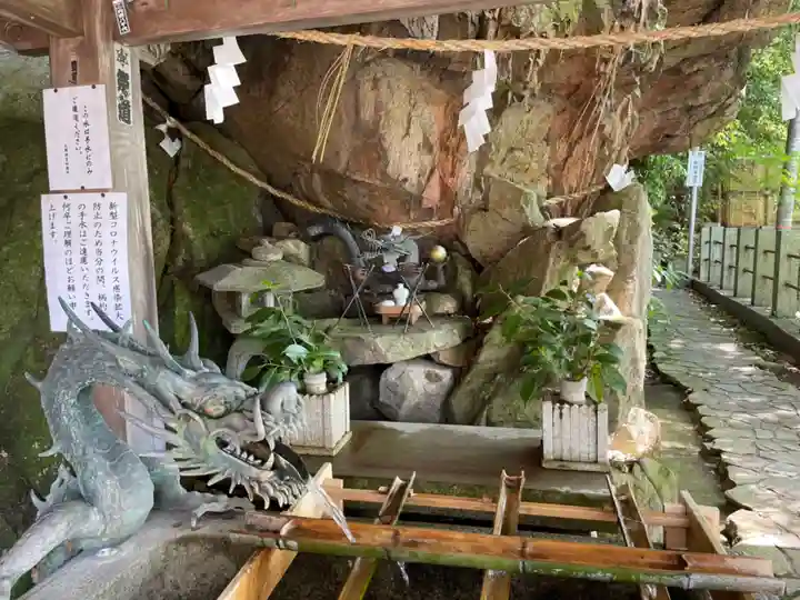 阿賀神社の手水舎