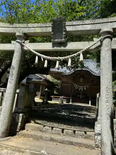 白皇神社の{uncategorized: "未分類", other: "その他", undefined: "問題あり", building: "その他建物", grave: "お墓", sacred_gate: "鳥居", guardian: "狛犬", statue: "像", buddha: "仏像", history: "歴史", nature: "自然", garden: "庭園", animal: "動物", pagoda: "塔", temizu: "手水舎", mountain_gate: "山門・神門", sanctuary: "本殿・本堂", subordinate: "末社・摂社", art: "芸術", scenery: "景色", jizo: "地蔵", ema: "絵馬", goshuin: "御朱印", omikuji: "おみくじ", items: "授与品その他", amulet: "お守り", goshuincho: "御朱印帳", eats: "食事", festival: "お祭り", votive_dance: "神楽", shichigosan: "七五三参", wedding: "結婚式", experience: "体験その他", initially: "初詣", around: "周辺", anti_infection: "感染症対策"}