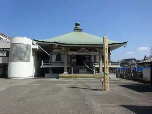 観護寺の本殿・本堂