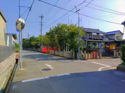 裳咋神社（目比）の建物その他