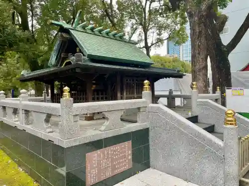 熊野神社の{uncategorized: "未分類", other: "その他", undefined: "問題あり", building: "その他建物", grave: "お墓", sacred_gate: "鳥居", guardian: "狛犬", statue: "像", buddha: "仏像", history: "歴史", nature: "自然", garden: "庭園", animal: "動物", pagoda: "塔", temizu: "手水舎", mountain_gate: "山門・神門", sanctuary: "本殿・本堂", subordinate: "末社・摂社", art: "芸術", scenery: "景色", jizo: "地蔵", ema: "絵馬", goshuin: "御朱印", omikuji: "おみくじ", items: "授与品その他", amulet: "お守り", goshuincho: "御朱印帳", eats: "食事", festival: "お祭り", votive_dance: "神楽", shichigosan: "七五三参", wedding: "結婚式", experience: "体験その他", initially: "初詣", around: "周辺", anti_infection: "感染症対策"}