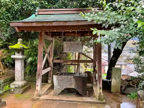 西山神社の手水