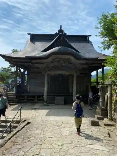 宝珠山 立石寺の{uncategorized: "未分類", other: "その他", undefined: "問題あり", building: "その他建物", grave: "お墓", sacred_gate: "鳥居", guardian: "狛犬", statue: "像", buddha: "仏像", history: "歴史", nature: "自然", garden: "庭園", animal: "動物", pagoda: "塔", temizu: "手水舎", mountain_gate: "山門・神門", sanctuary: "本殿・本堂", subordinate: "末社・摂社", art: "芸術", scenery: "景色", jizo: "地蔵", ema: "絵馬", goshuin: "御朱印", omikuji: "おみくじ", items: "授与品その他", amulet: "お守り", goshuincho: "御朱印帳", eats: "食事", festival: "お祭り", votive_dance: "神楽", shichigosan: "七五三参", wedding: "結婚式", experience: "体験その他", initially: "初詣", around: "周辺", anti_infection: "感染症対策"}
