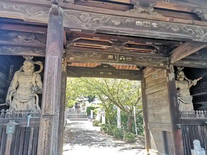 香西寺の山門・神門