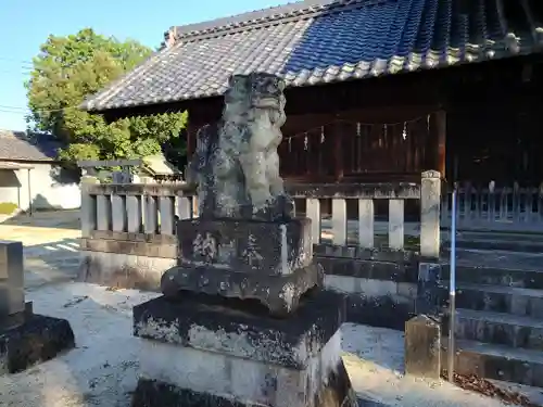 神明社・小河天神社合殿の狛犬