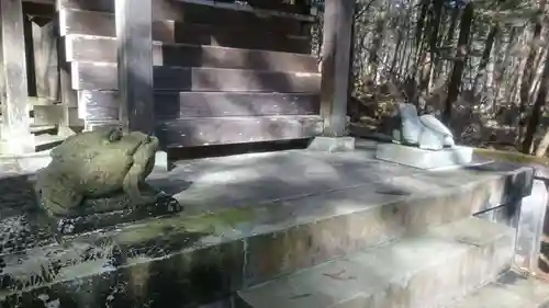 瀧尾高徳水神社 の狛犬