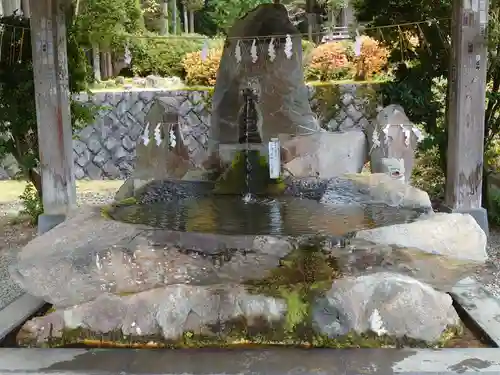 八海山尊神社の手水舎