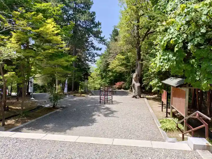 上川神社の庭園