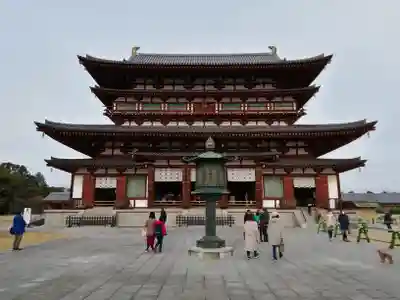 薬師寺の本殿・本堂