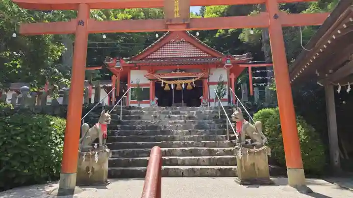 浮羽稲荷神社の{uncategorized: "未分類", other: "その他", undefined: "問題あり", building: "その他建物", grave: "お墓", sacred_gate: "鳥居", guardian: "狛犬", statue: "像", buddha: "仏像", history: "歴史", nature: "自然", garden: "庭園", animal: "動物", pagoda: "塔", temizu: "手水舎", mountain_gate: "山門・神門", sanctuary: "本殿・本堂", subordinate: "末社・摂社", art: "芸術", scenery: "景色", jizo: "地蔵", ema: "絵馬", goshuin: "御朱印", omikuji: "おみくじ", items: "授与品その他", amulet: "お守り", goshuincho: "御朱印帳", eats: "食事", festival: "お祭り", votive_dance: "神楽", shichigosan: "七五三参", wedding: "結婚式", experience: "体験その他", initially: "初詣", around: "周辺", anti_infection: "感染症対策"}